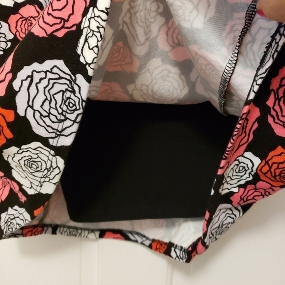 NWT Jones New York Floral Print Faux Wrap Skort size Medium Ret. $39 - Picture 5 of 10